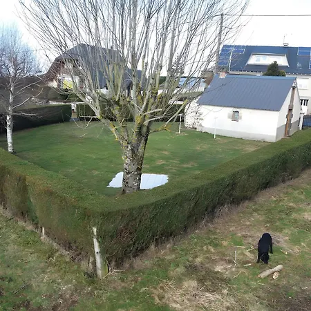 Petite Maisonnette Auvergnate * Saint-Julien-Puy-Laveze